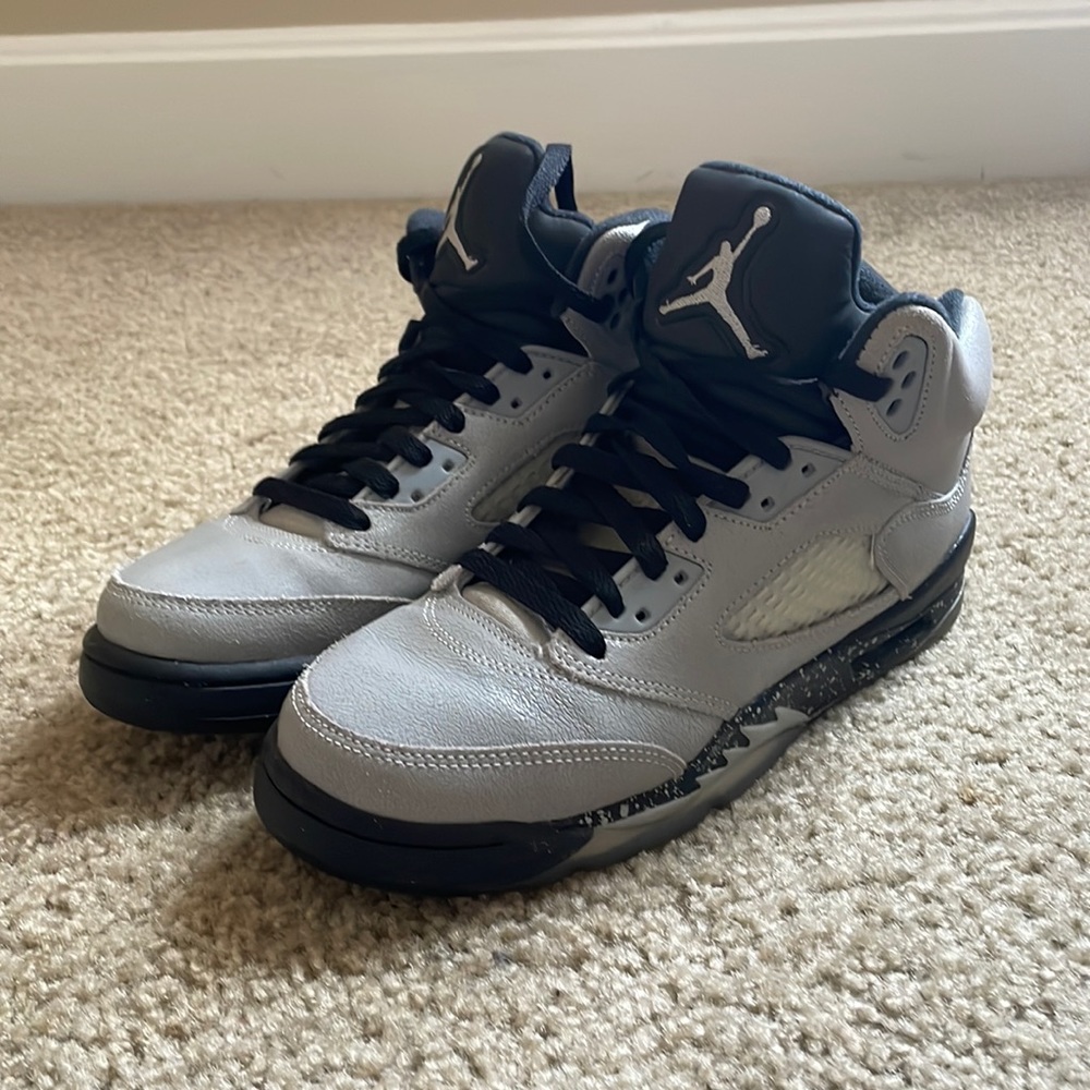 Nike Jordan 5 Retro Wolf Grey 440892-008 in size 6Y women's men's kids sneaker